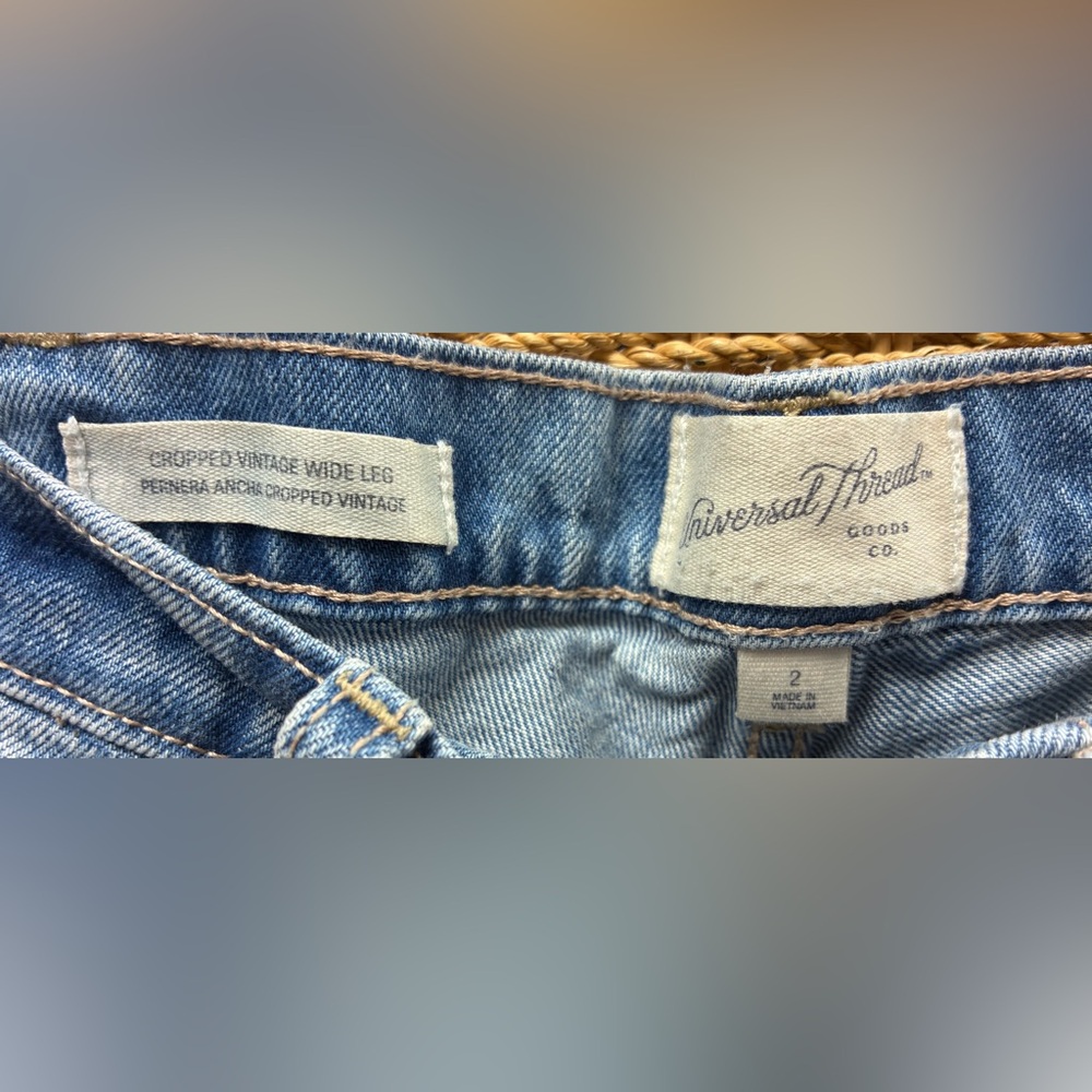 Universal Thread Cropped Wide Leg Jeans - Picture 3 of 4